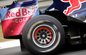 David Coulthard's brakes glow red, China, 2008